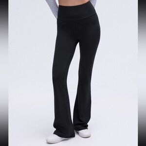 Excellent Condition Lululemon Black Groove Nulu Super-High-Rise Flared Pant Sz 4